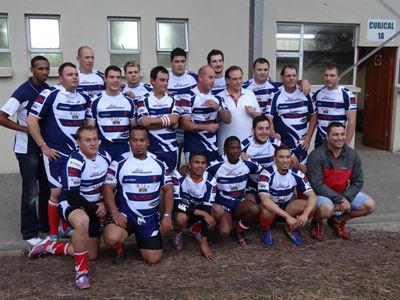 George klop Knysna op nat rugbyveld